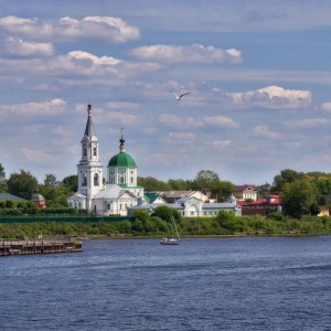 Тверь. Вид на Свято-Екатерининский женский монастырь и пристань